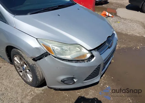 2012 Ford Focus Se z USA, uszkodzony, nr VIN 1FAHP3F24CL455631